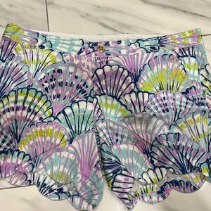 Lilly Pulitzer shell pattern buttercup shorts, size 14